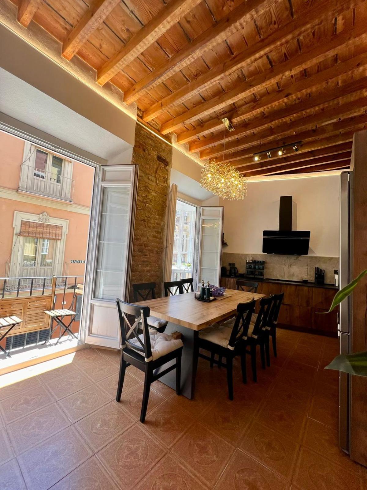 Casa Naty, Espacioso Renovado Apartamento En El Centro De Málaga Dış mekan fotoğraf