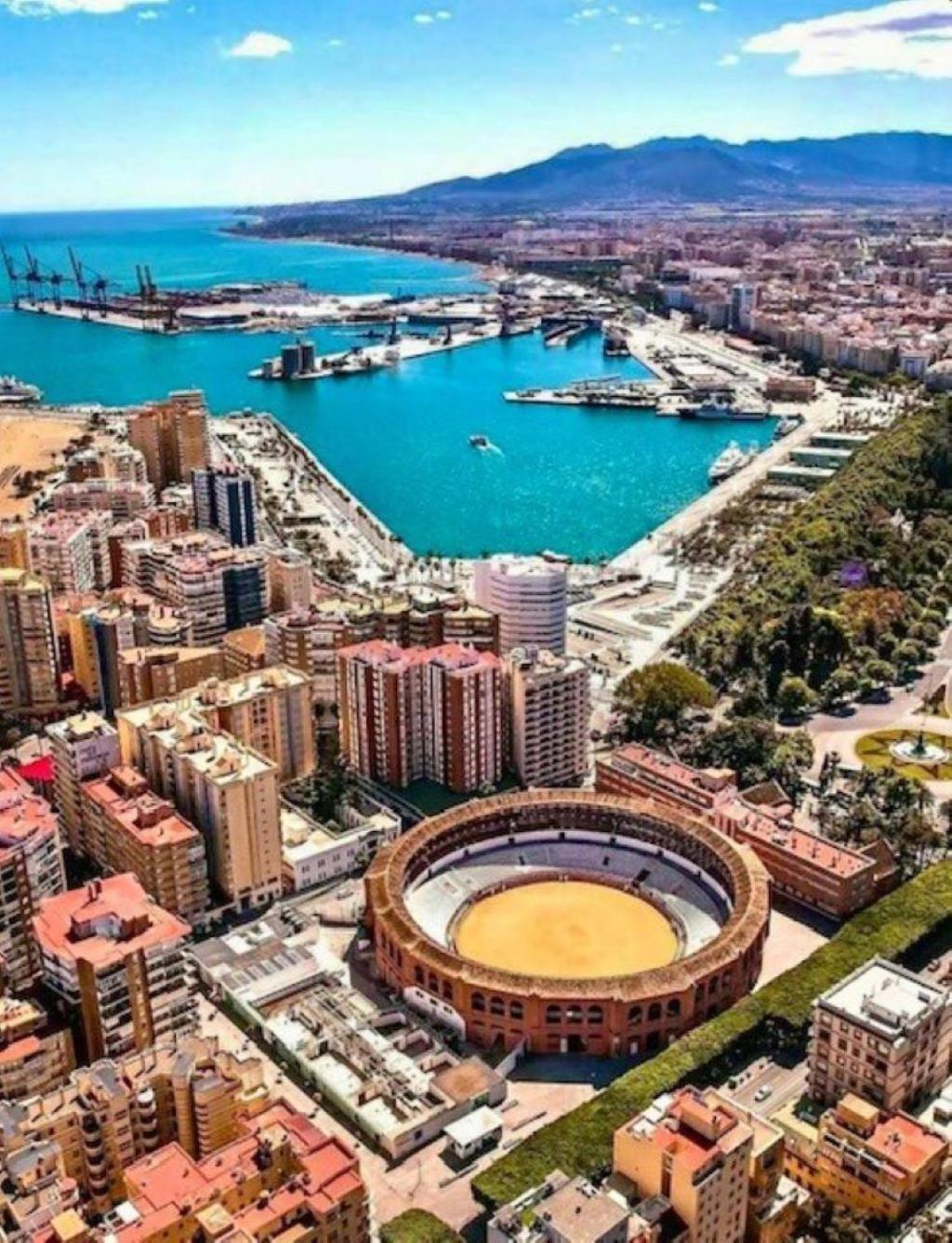 Casa Naty, Espacioso Renovado Apartamento En El Centro De Málaga Dış mekan fotoğraf