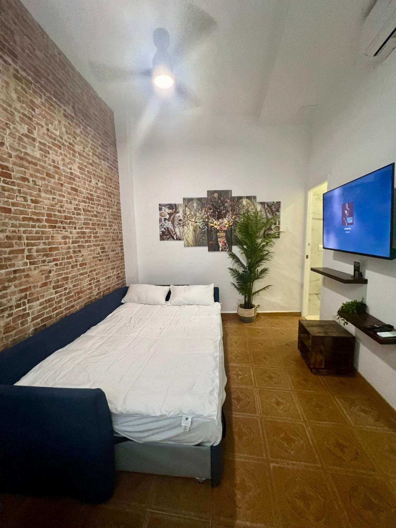 Casa Naty, Espacioso Renovado Apartamento En El Centro De Málaga Dış mekan fotoğraf